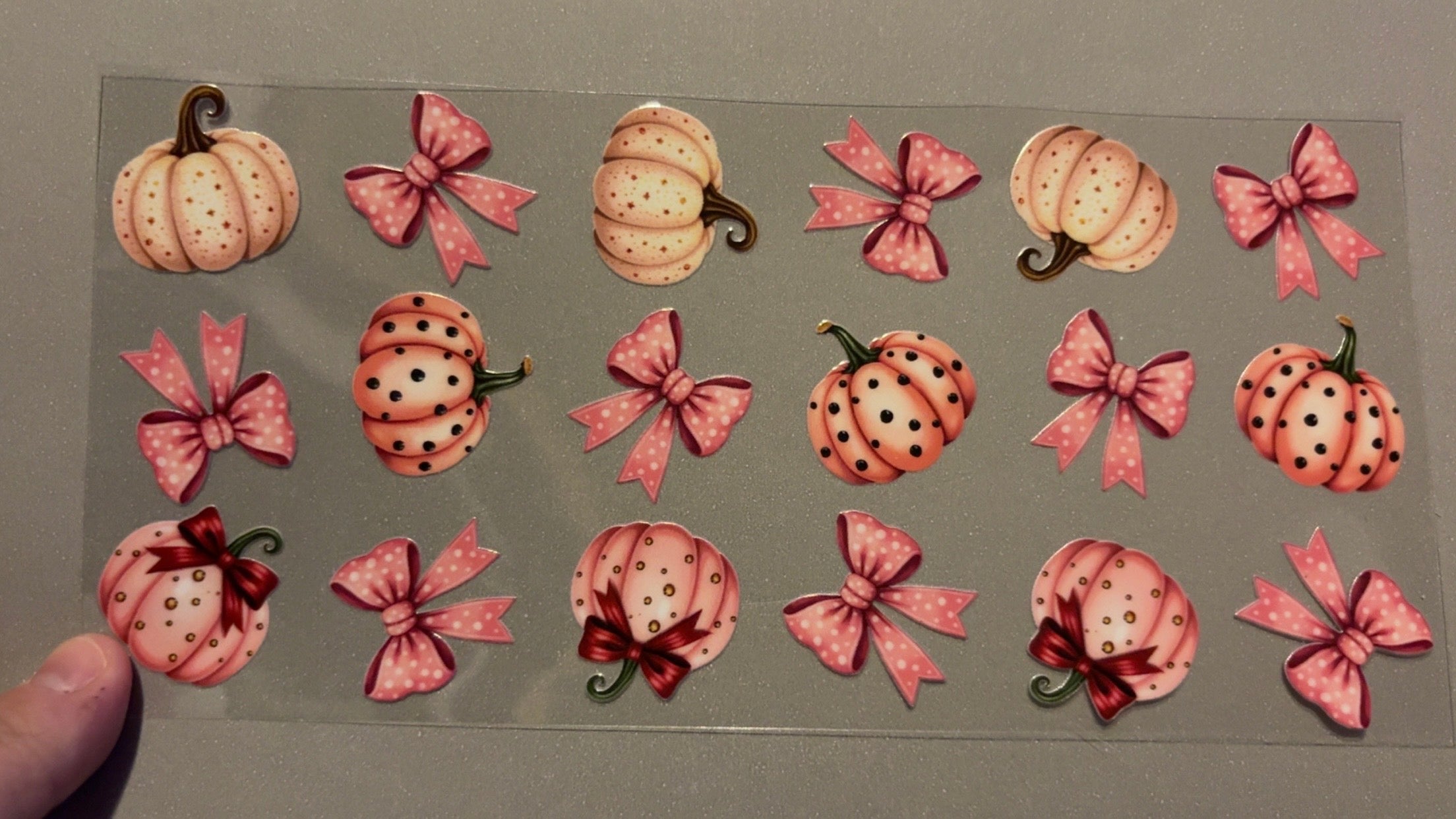 Polka dot pumpkins, polka dot bows