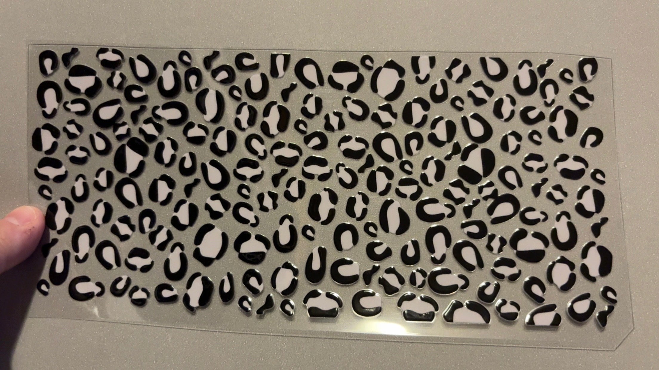 Black & white cheetah print