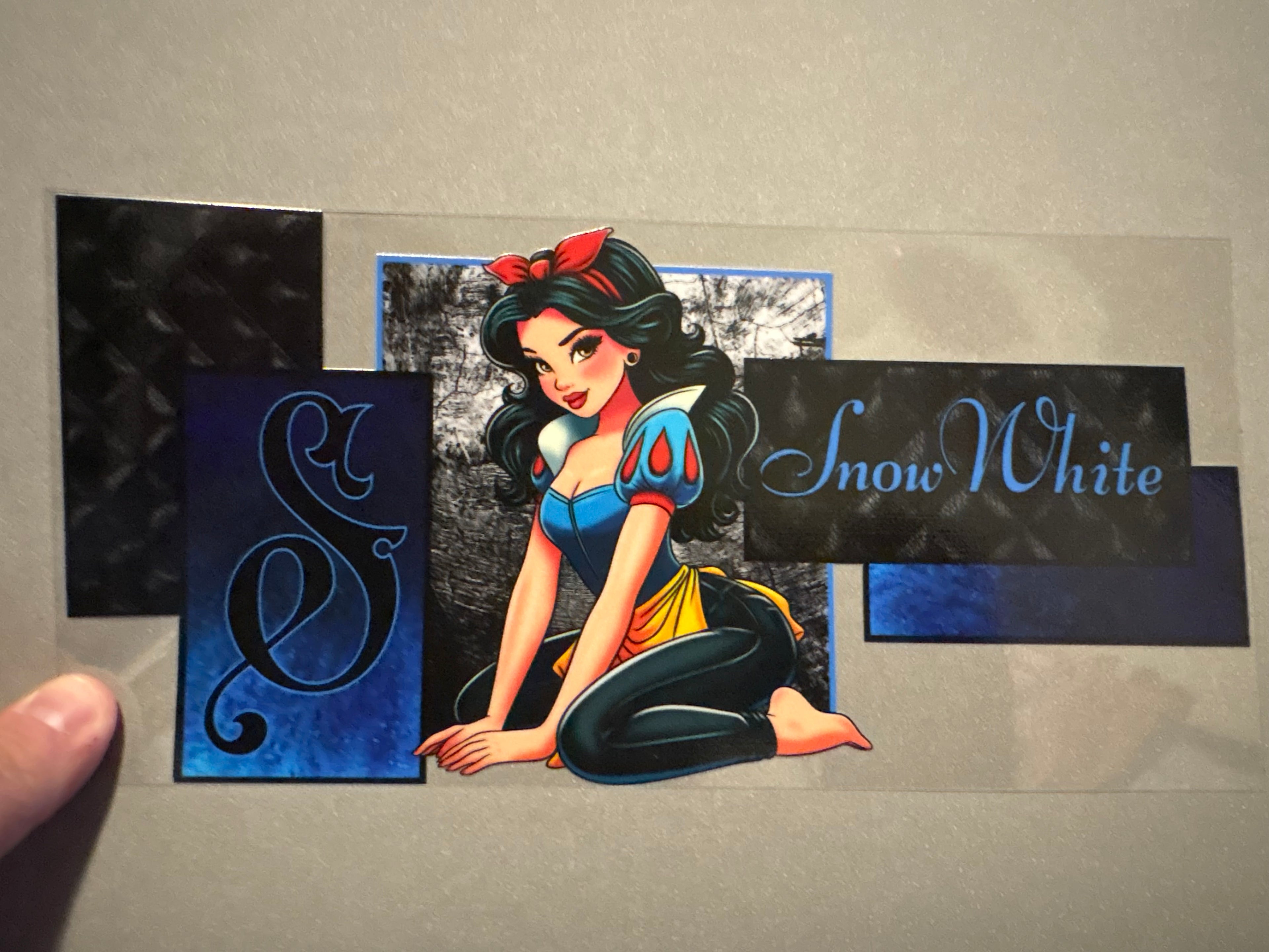 Snow White, red headband
