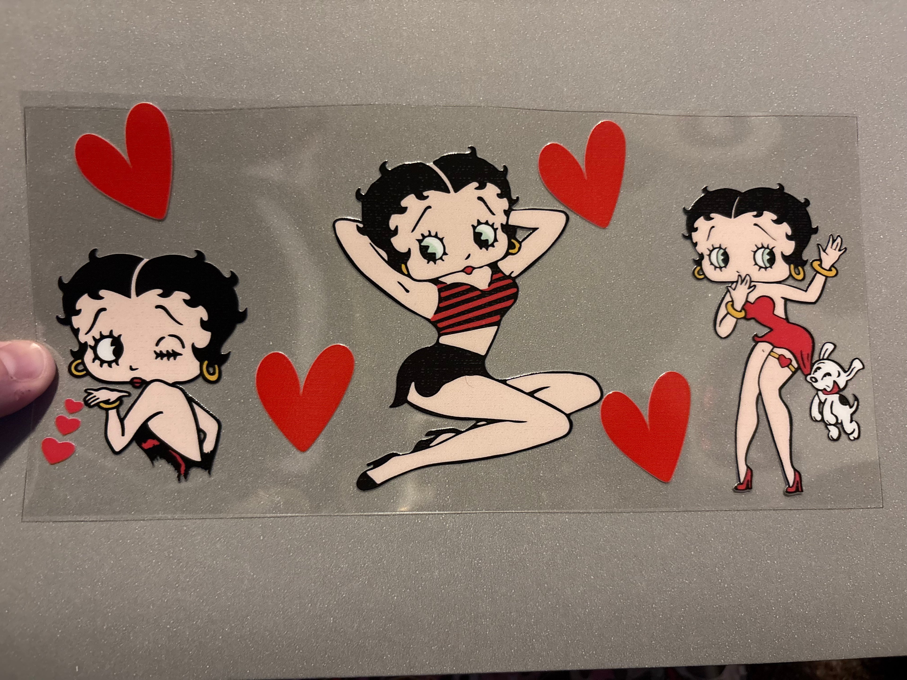 Betty Boop with red hearts